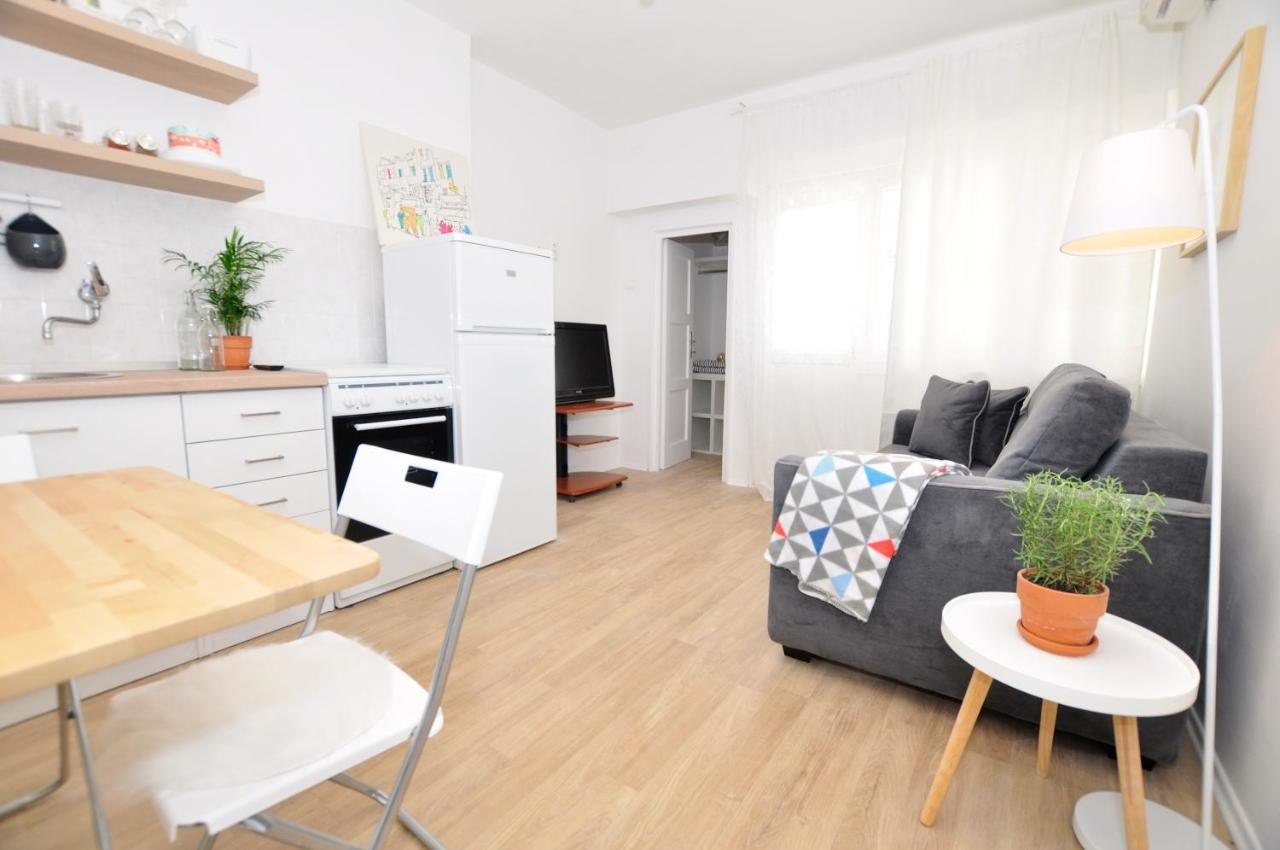 Room & Studio In The Centre Split Exterior foto