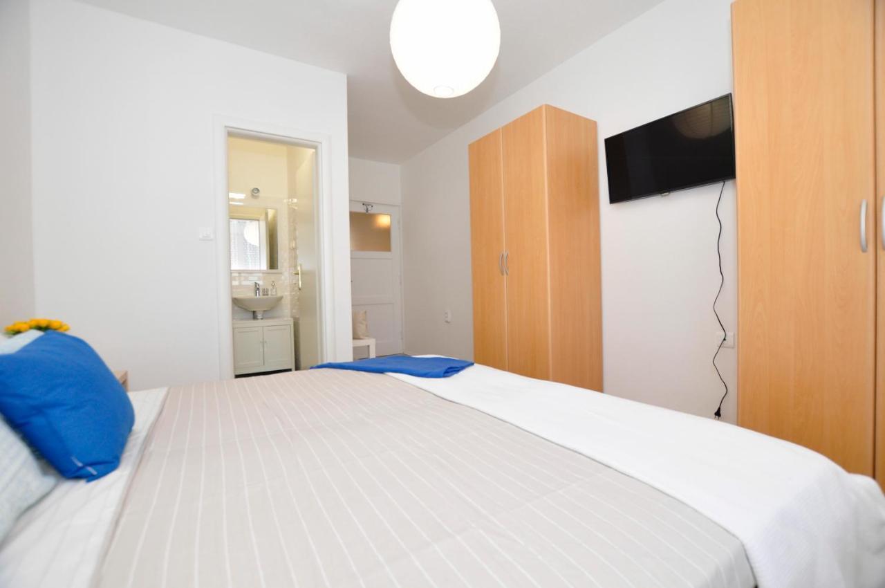 Room & Studio In The Centre Split Exterior foto